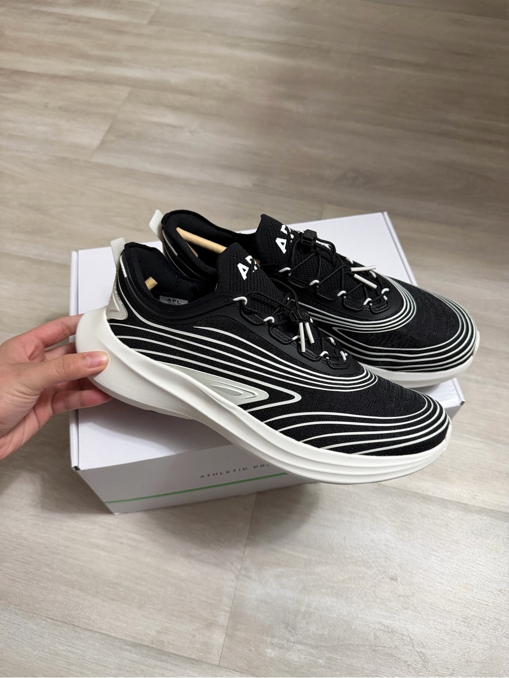 APL WOMEN's VEIL SNEAKERS NIB